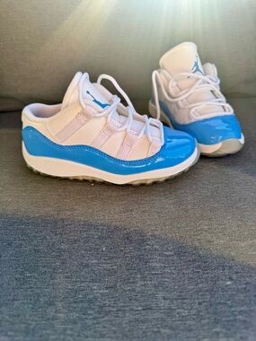 Jordan Toddler Retro 11 Low White & University Blue Sneakers